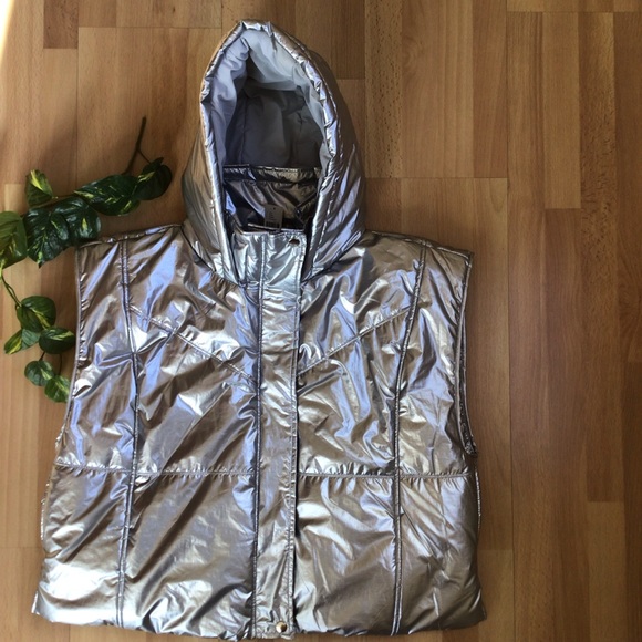 Daily Practice by Anthropologie Silver Metallic Puffer Vest - Picture 8 of 16